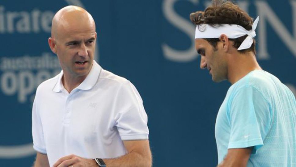 Треньорът на Федерер: Той не е забравил как се играе тенис