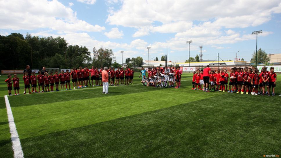 Локо (Сф) открива ново игрище в "Надежда"