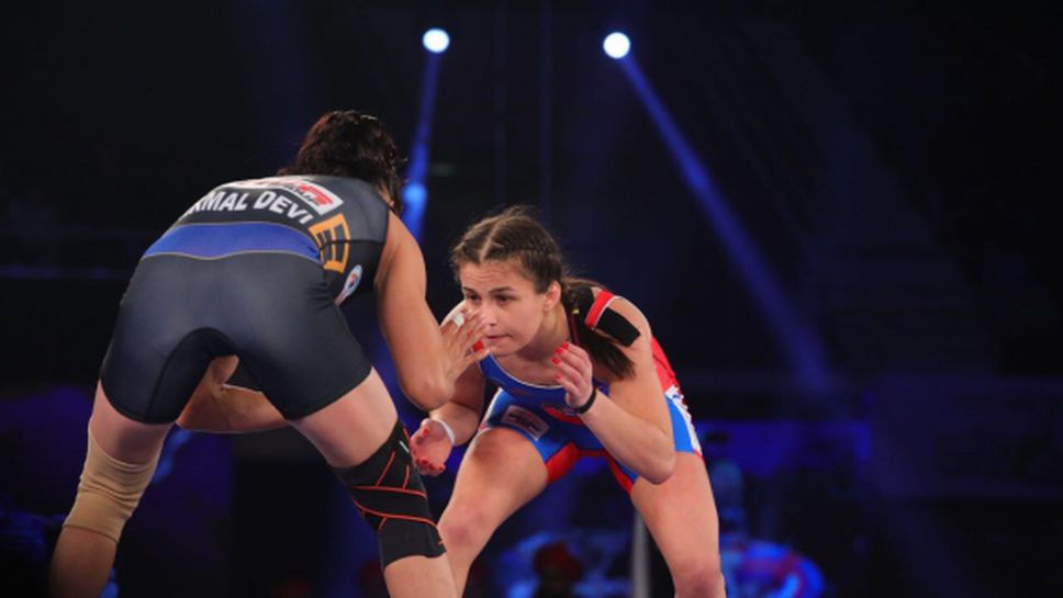 Наше момиче заблестя до звездите на Боливуд