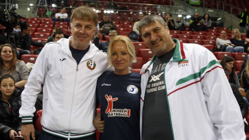 Наско Сираков, Любо Ганев и Мария Гроздева играха волейбол благотворително