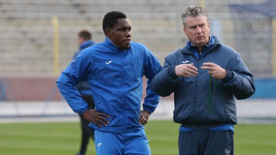 Менголо продължава да се възстановява, Костадинов се контузи на тренировката на Левски