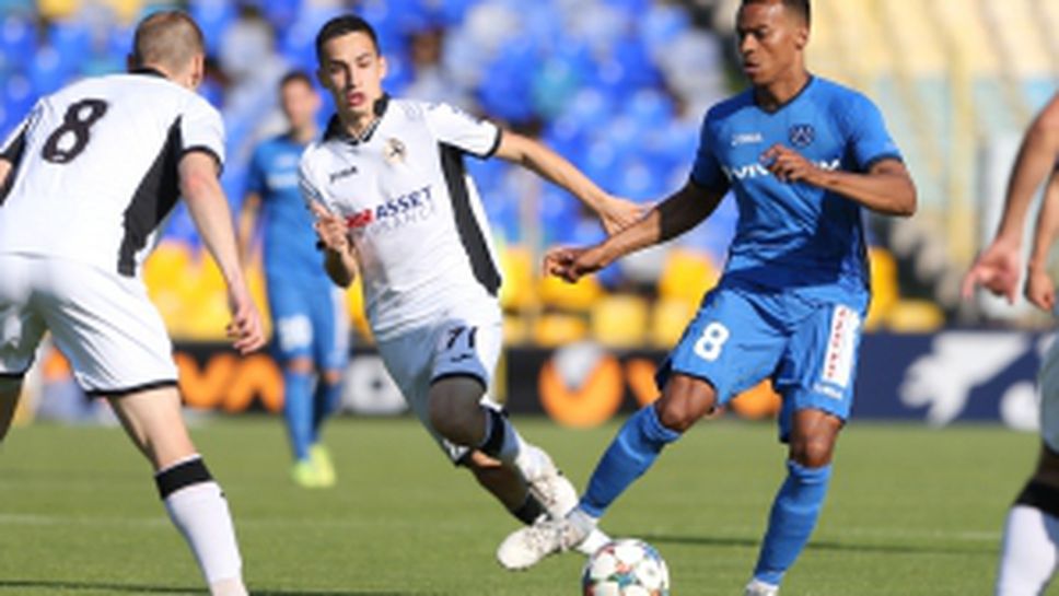 Славия изненада Левски на "Георги Аспарухов", наградиха "сините" със сребърните медали