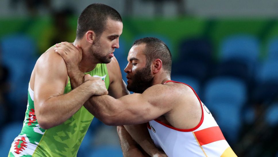 Бронз и пето място за борците на турнир в Турция