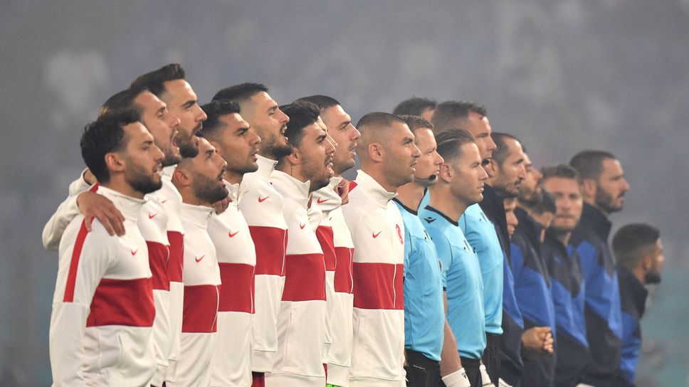 Селекционерът и футболистите на Турция се извиниха на феновете си за играта срещу Италия