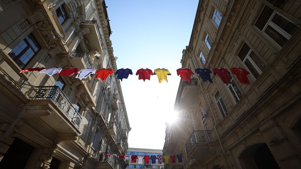 В Баку футболът витае във въздуха