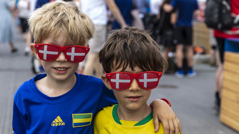 Феновете на Дания загряха за мача с Финландия на Евро 2020