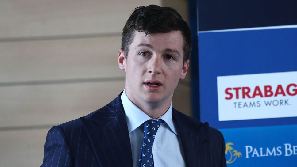 Диксън е провел срещи с НАП за дълговете на Левски