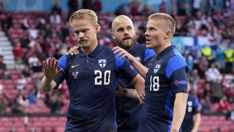 Финландия поднесе изненадата и победи Дания, но всички молитви са отправени към Ериксен