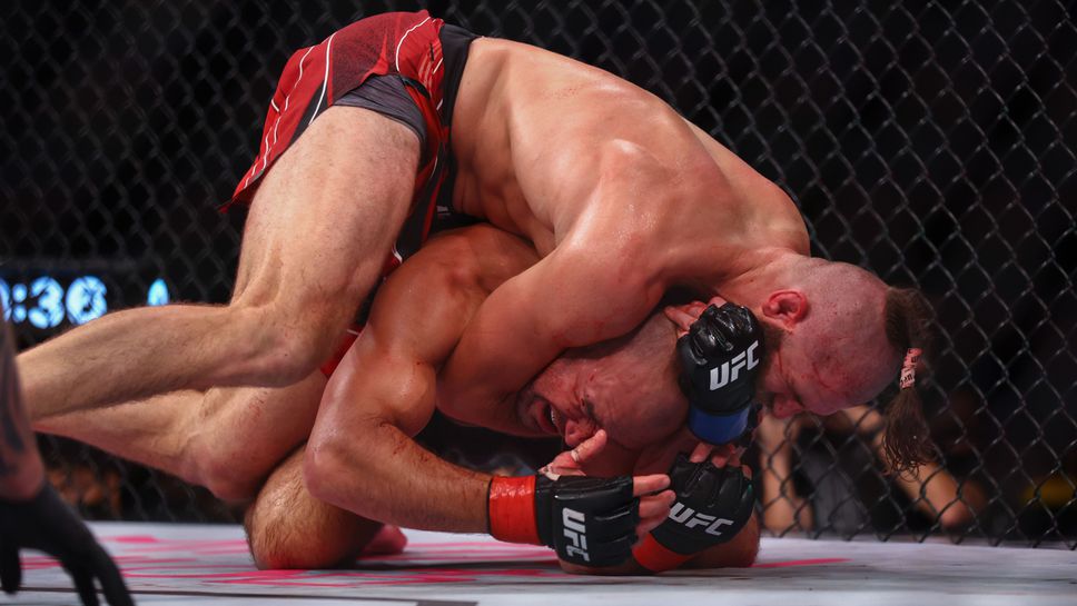 Прохазка удуши Тейшейра в последните секунди на брутален бой