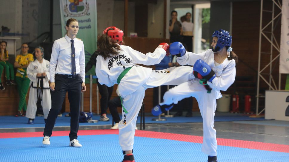 Йордан Йовчев и президентът на Европейската федерация по таекуон-до Майкъл Прюйт откриха международен турнир в София