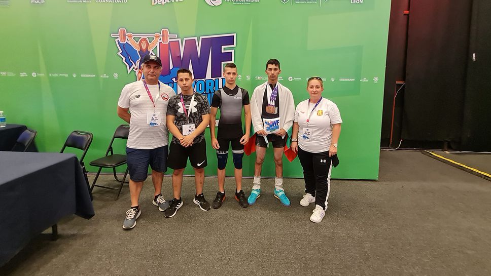 България започна с бронз Световното по щанги за кадети в Мексико