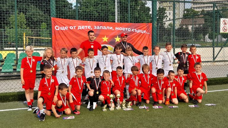 Снимка: Младите таланти на ЦСКА - София спечелиха футболния турнир за Купа Възраждане