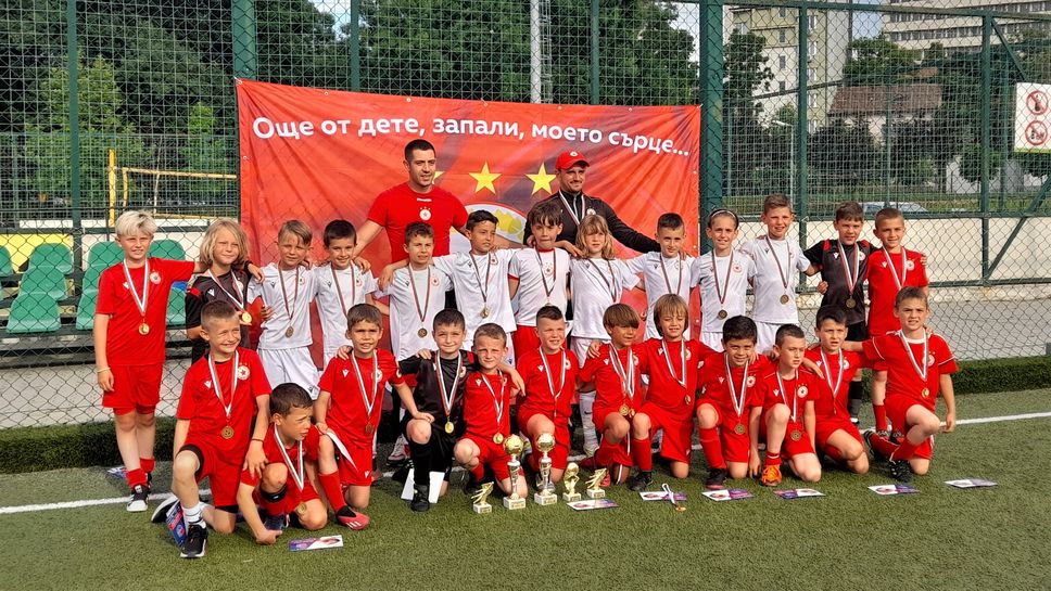 Младите таланти на ЦСКА - София спечелиха футболния турнир за Купа "Възраждане"