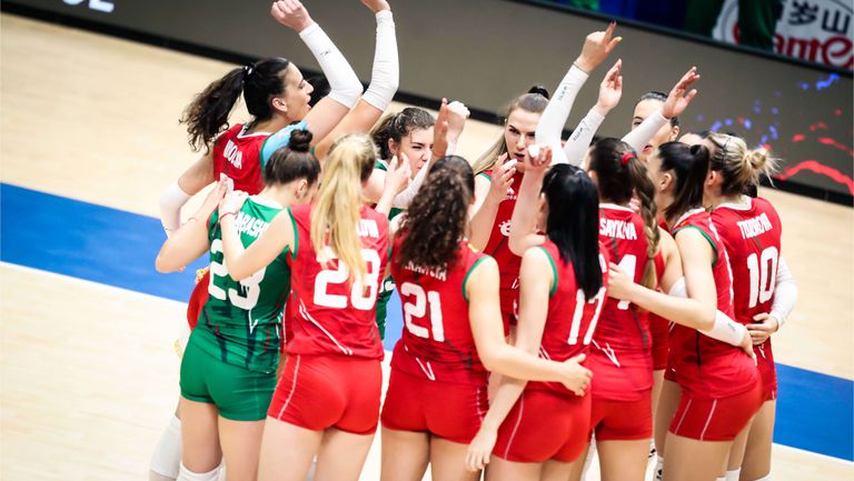 Женският национален отбор на България по волейбол присъства на официална