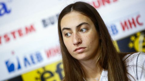 Три титли за Диана Петкова през третия ден от Държавното по плуване