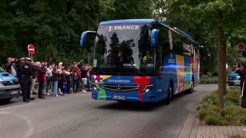 Един от фаворитите на Европейското първенство пристигна в Германия