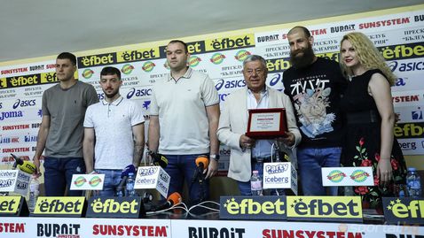 Наградиха Рилски спортист за отбор №1 на месец май