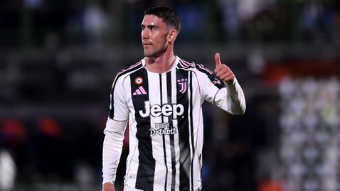 Юве иска да продаде Влахович за 15 милиона в Англия