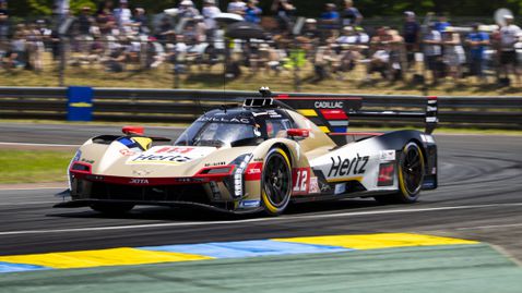  Кадилак окупира първата редица на старта в Льо Ман 