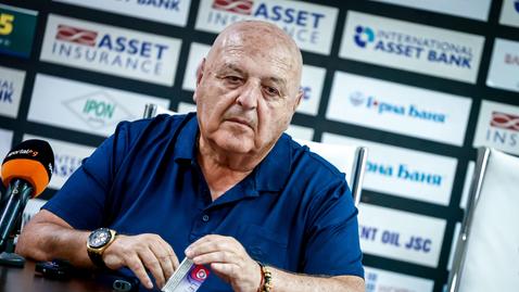 Стефанов: Никого не съм крал, той да не е мебел - момчетата искат при чичо Венци, а кучетата нека си лаят!