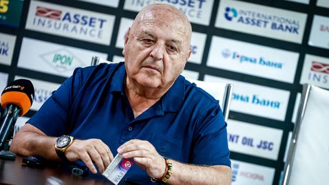 Стефанов: Никого не съм крал, той да не е мебел - момчетата искат при чичо Венци, а кучетата нека си лаят!