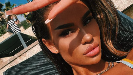 Бившата на Али Соу показа секси форми