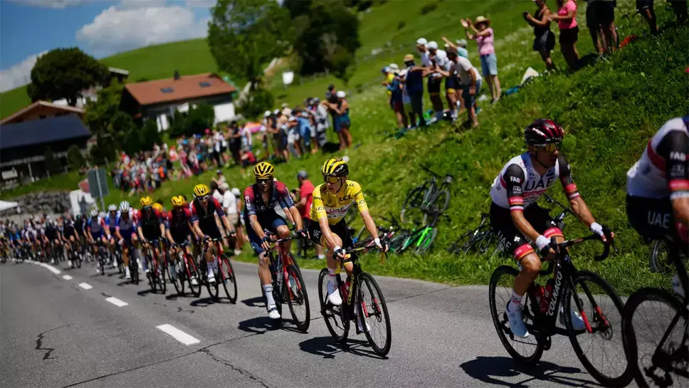 Четвърти колоездач отпадна от „Тур дьо Франс“ заради COVID-19