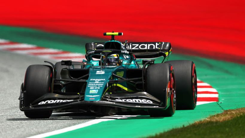 Фетел ще дискутира бъдещето си във Формула 1 със своето семейство