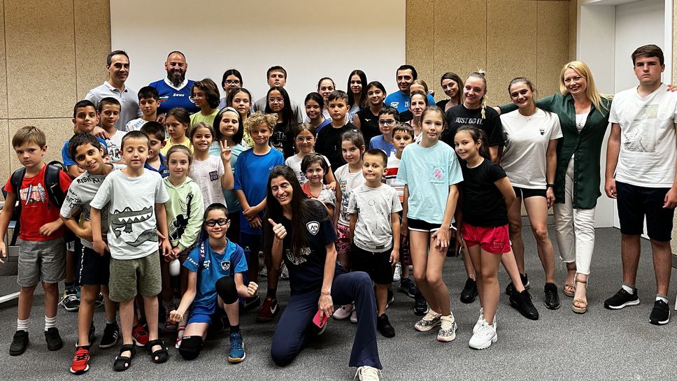 Изненадаха Петър Стойчев с волейболен екип на Левски