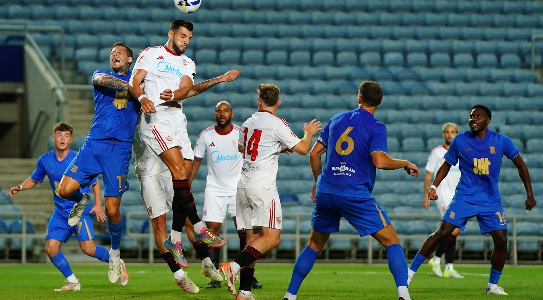 Севиля започна контролите със загуба от новак в Чемпиъншип