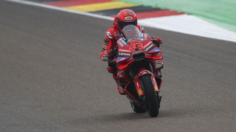  Маркес се оказа неосъществим под дъжда в квалификацията в Германия 