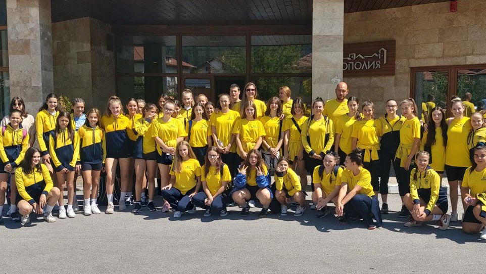 Борислава Съйкова изненада децата на Марица камп 2023, волейболистките с поход до "Очите на Бога"