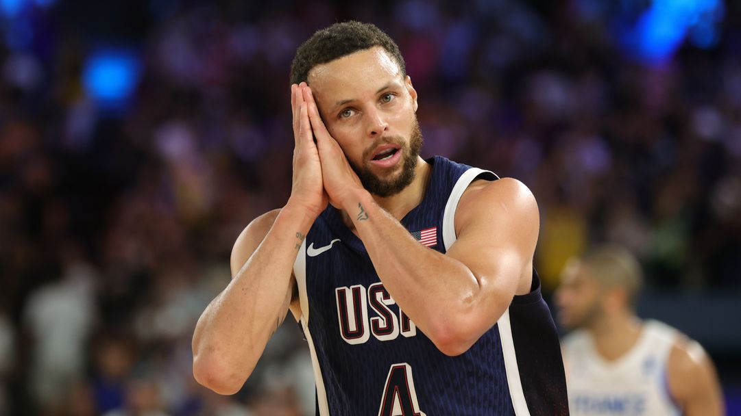 Адебайо за тройката на Къри: Първо не можех да повярвам, но след това се сетих кой стреля