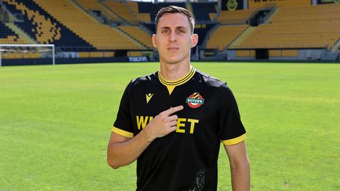 Симеон Петров тренира с Ботев (Пд), картотекират го за Берое