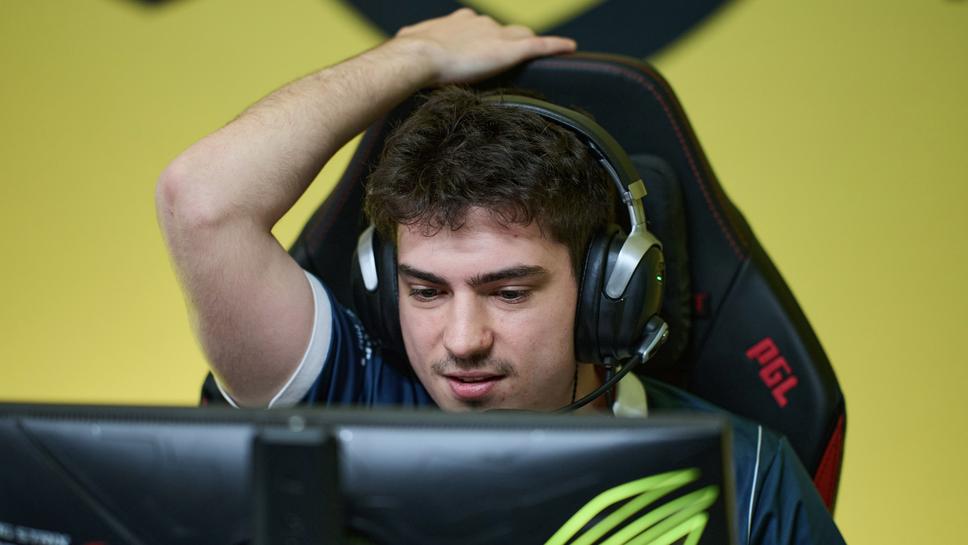 Тежък старт за Алекс "Rainwaker" Петров и Luminosity на Световното по CS2