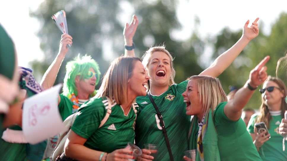 Футболният шампионат в Северна Ирландия се възобновява от днес