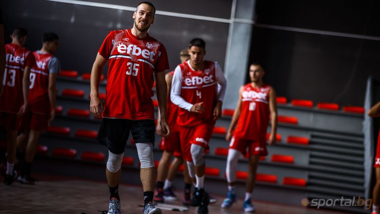 ЕвроБаскет 2022 продължава с интересни четвъртфинални сблъсъци а до Топ