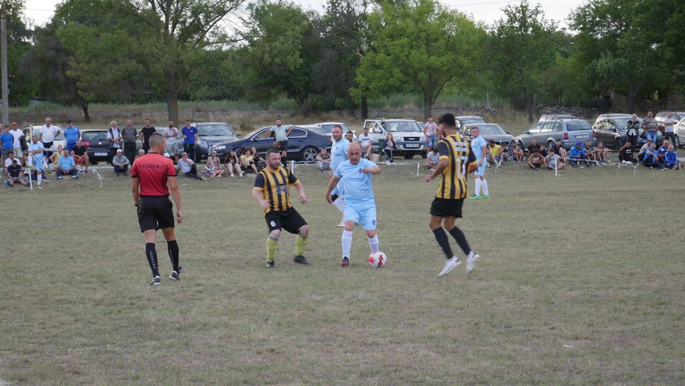 Новаците в групите записаха победи в регионалното първенство на Шумен