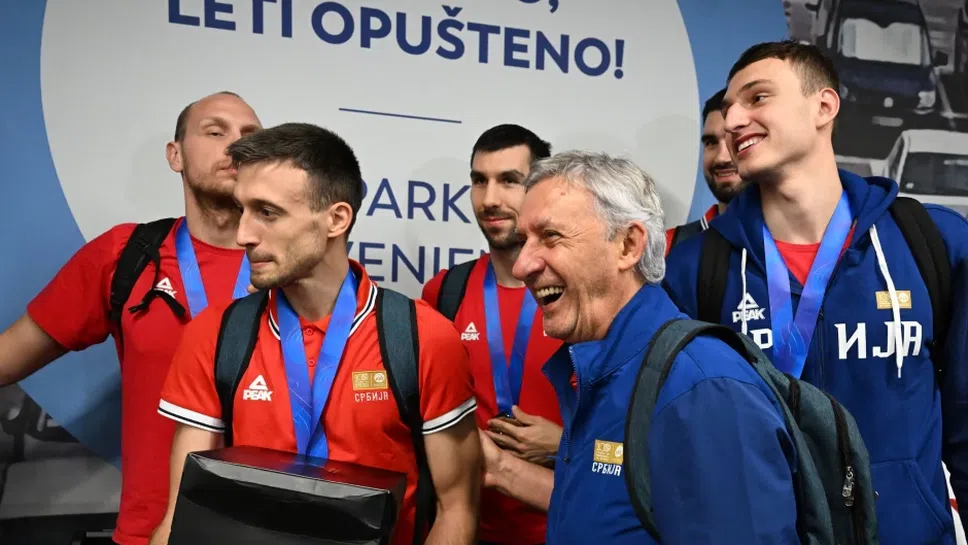 В Сърбия посрещнаха баскетболните национали с викове: "Шампиони, шампиони"