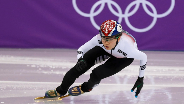 Двукратната олимпийска шампионка по шорттрек Сук Хи Шим от Република Корея е отстранена от тренировките на националния отбор