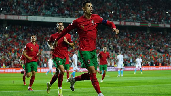 Португалия разби Люксембург с 5:0 с хеттрик на Роналдо