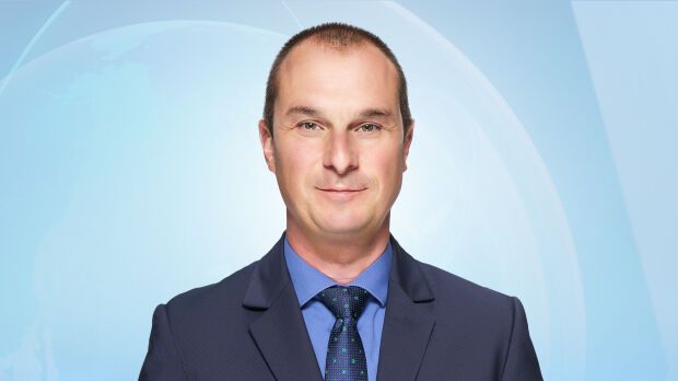 Спортният журналист на bTV Петър Бакъджиев призна пред зрителите че