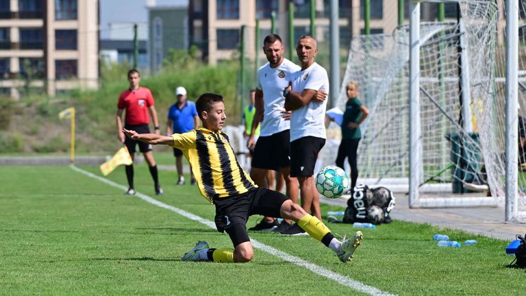 Още един футболист от школата на Ботев Пловдив получи повиквателна
