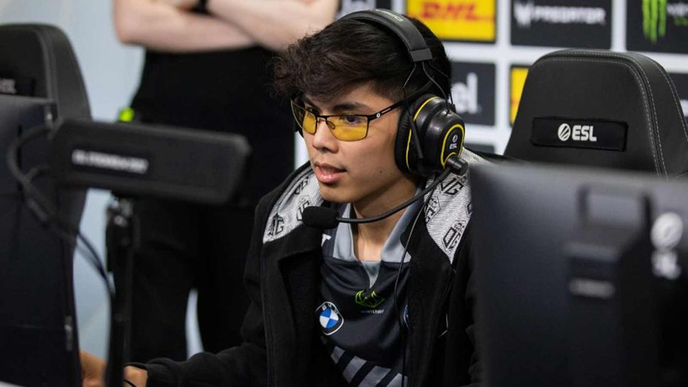 Богданов се раздели с двама от съотборниците си