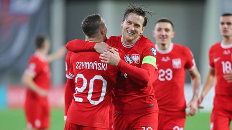 Полша удари Фарьорските острови и излезе на второ място в групата си