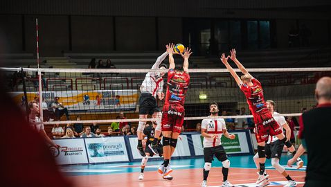 Алекс Николов отново в игра за Лубе