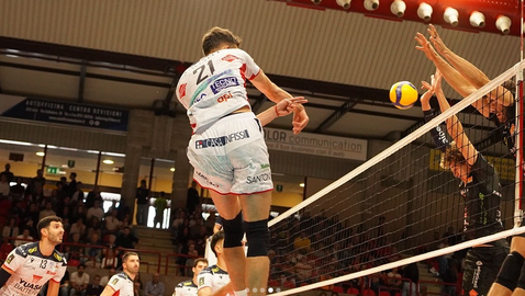 Уникален Георги Татаров заби 28 точки! Гротацолина срази Лубе с 3:2