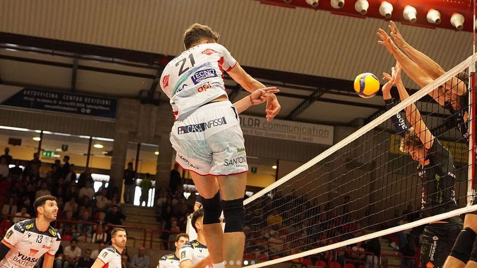 Националът Георги Татаров изигра уникален мач при престижната победа на