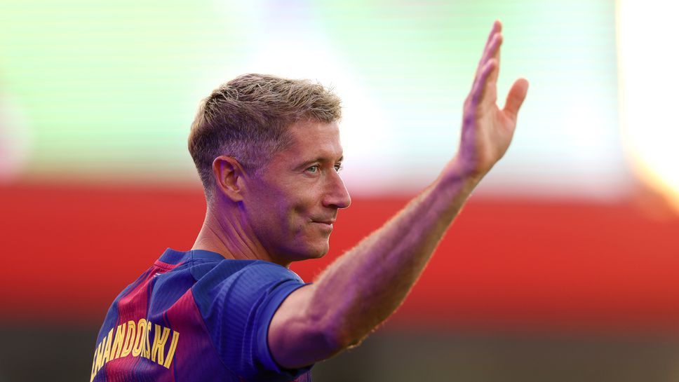 Роберт Левандовски ще напусне Барселона след края на сезона, съобщи