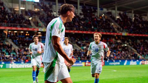 Еспозито след дебютния си гол за Италия: Това трябва да е само началото